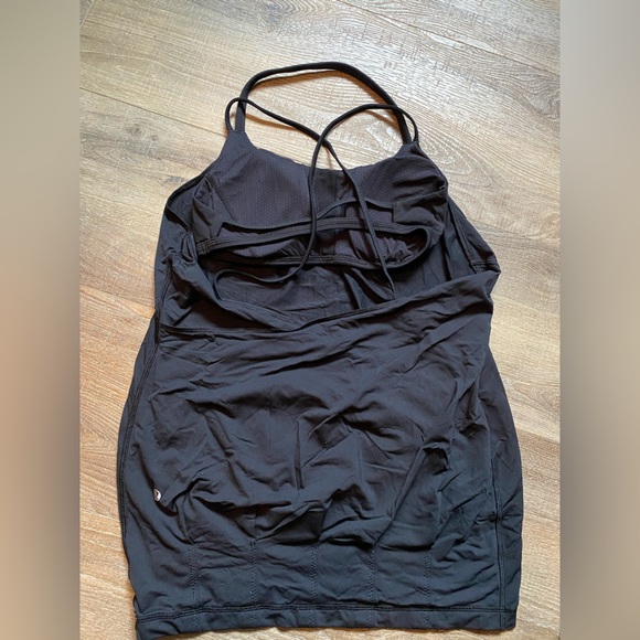 Lululemon size 6. Scrappy tank - Picture 2 of 3